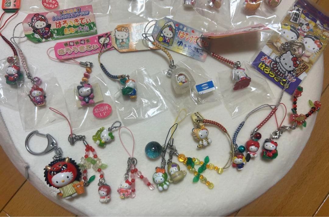 ハローキティ　キーホルダー　根付け　ストラップ　まとめ売り　限定　ご当地　当時物