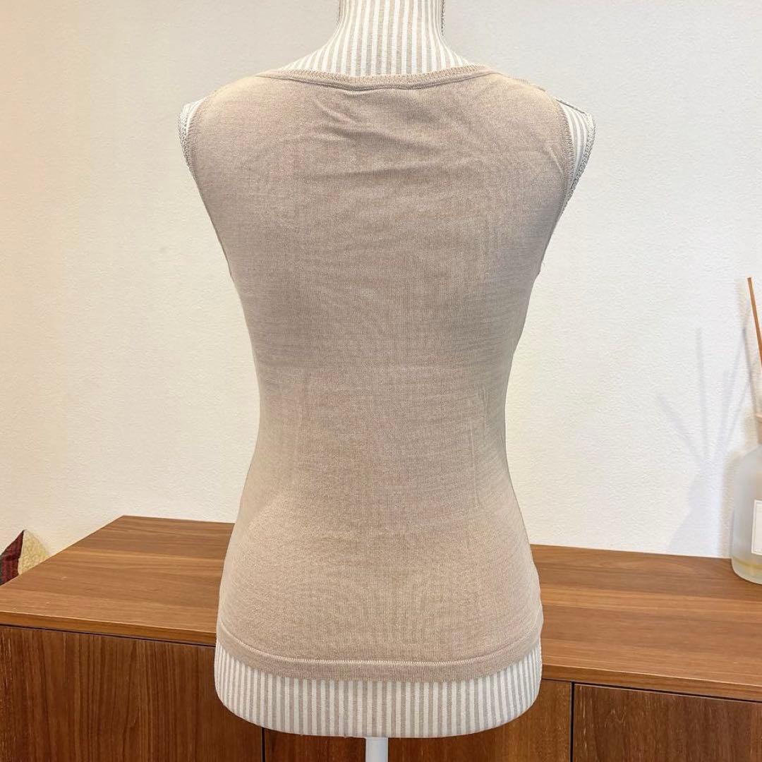 シャネル　ノースリーブカットソー　ロゴプレート　タンクトップ40 ベージュ