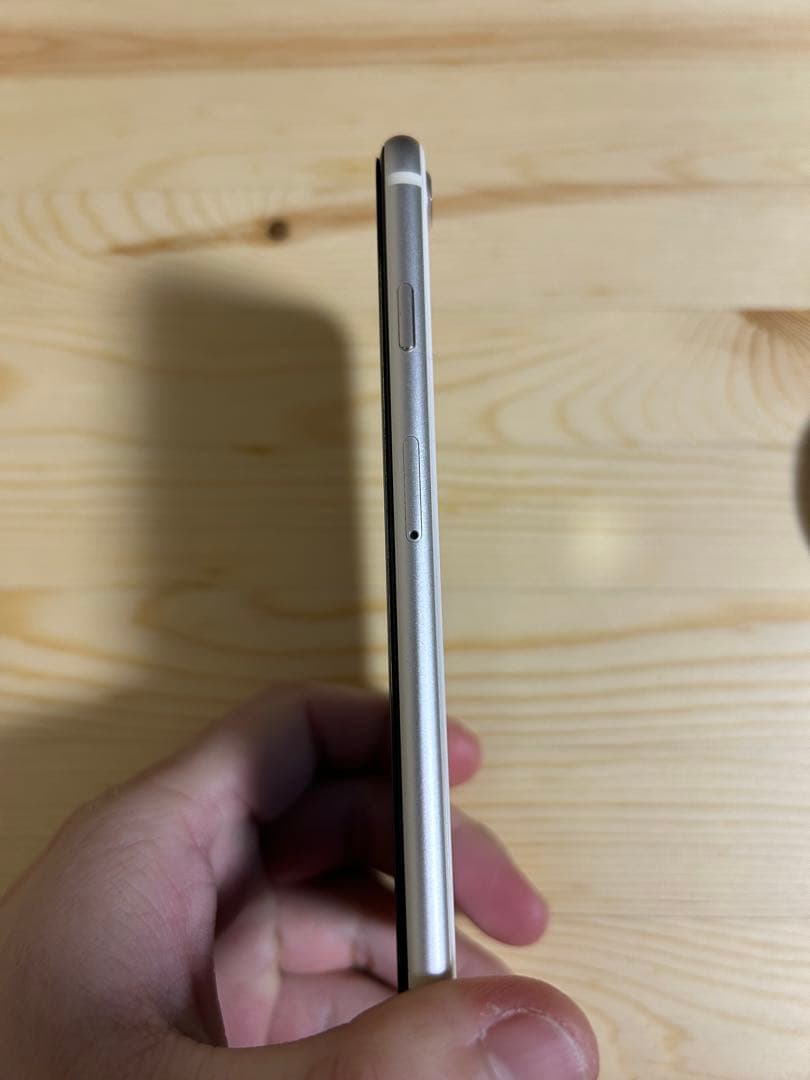 iPhone SE (第3世代) Starlight 64GB