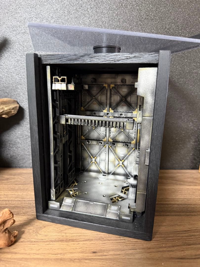 ガンプラ用　ジオラマベース　桐箱　LEDライト点灯