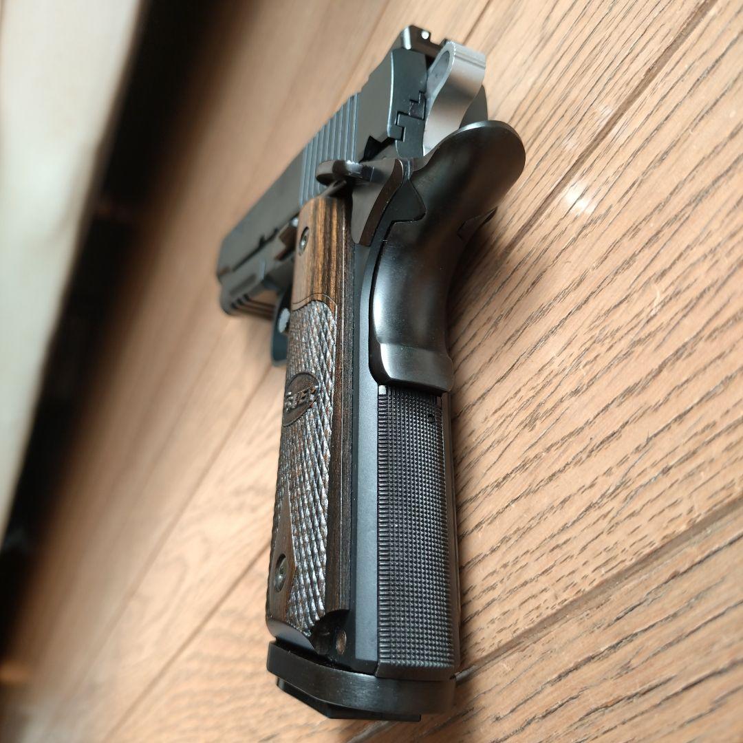 ウエスタンアームズ　SIG1911 ブラックウォーター　アルタモントグリップ