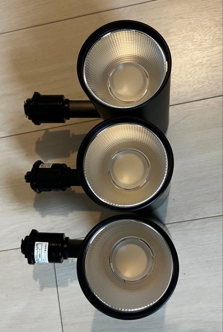 [美品］LEDスポットライト×3個　電球/昼白色切替可能OS256555R