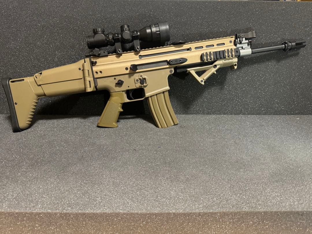 東京マルイ SCAR-L次世代電動ガン タンカラー スコープ付き