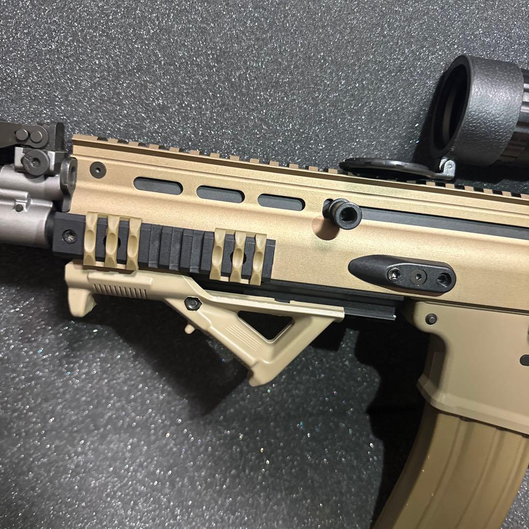 東京マルイ SCAR-L次世代電動ガン タンカラー スコープ付き