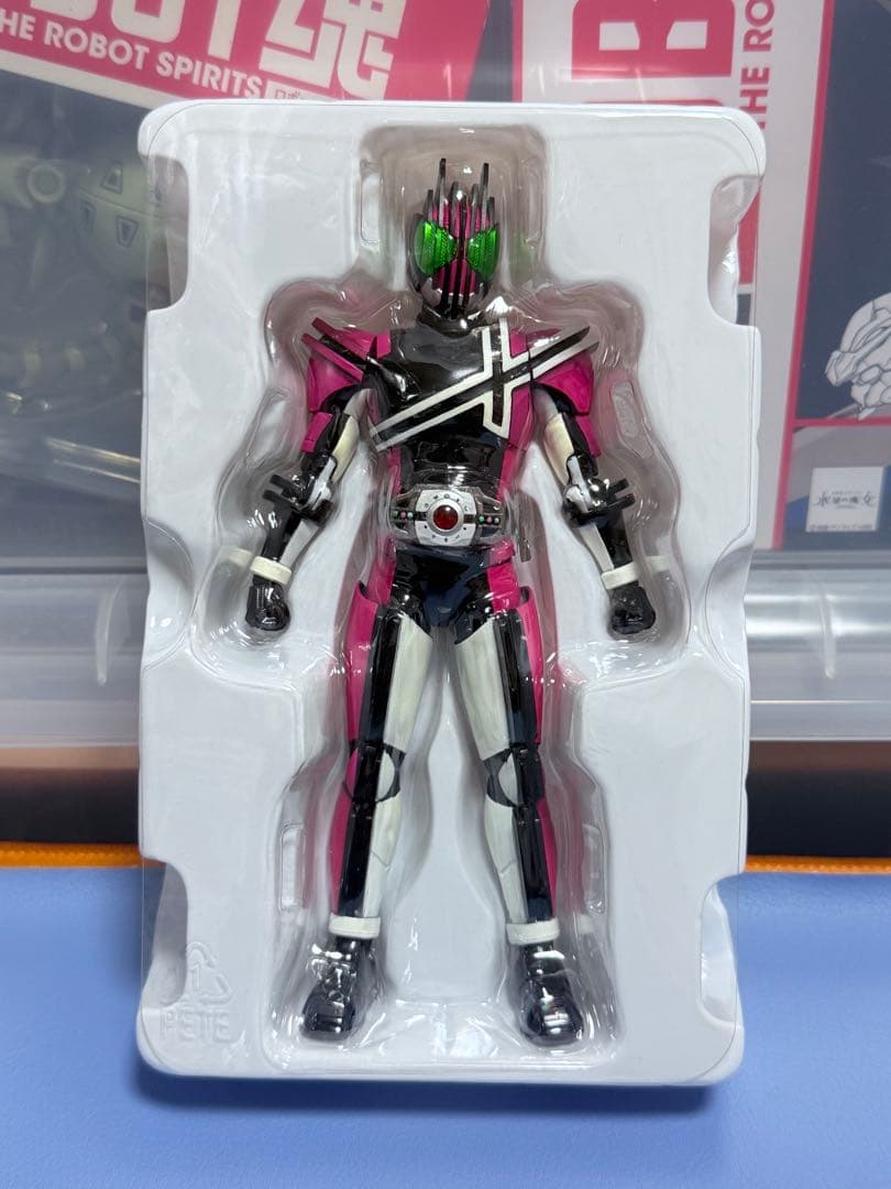 真骨彫　仮面ライダーディケイド