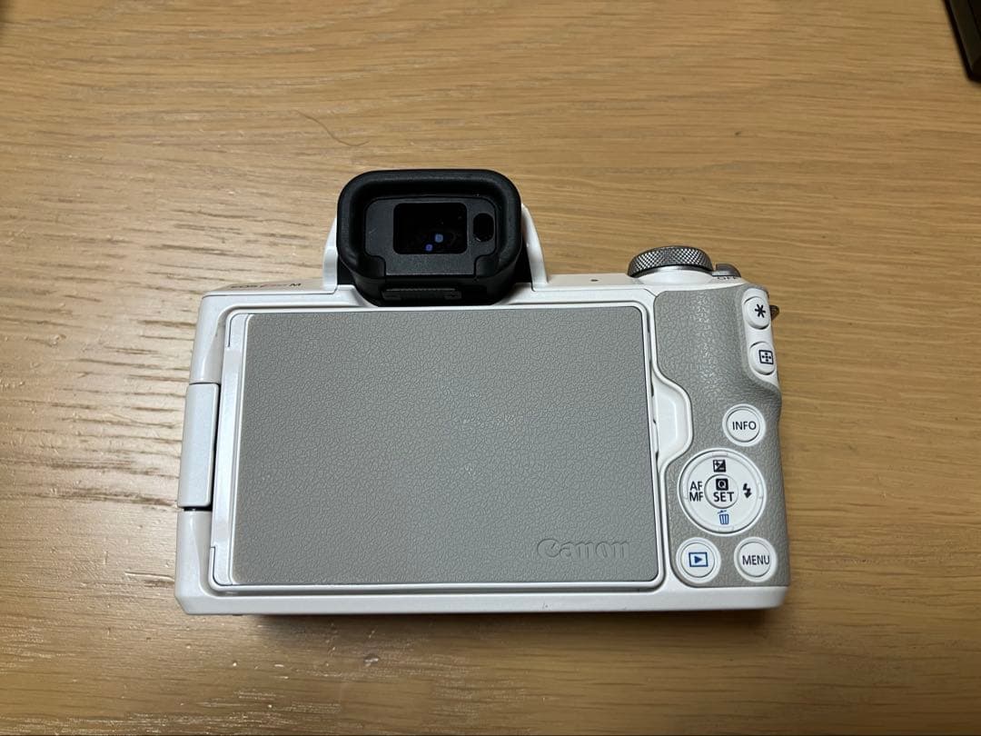 Canon EOS Kiss M EF-M 22mm F2 STM レンズセット