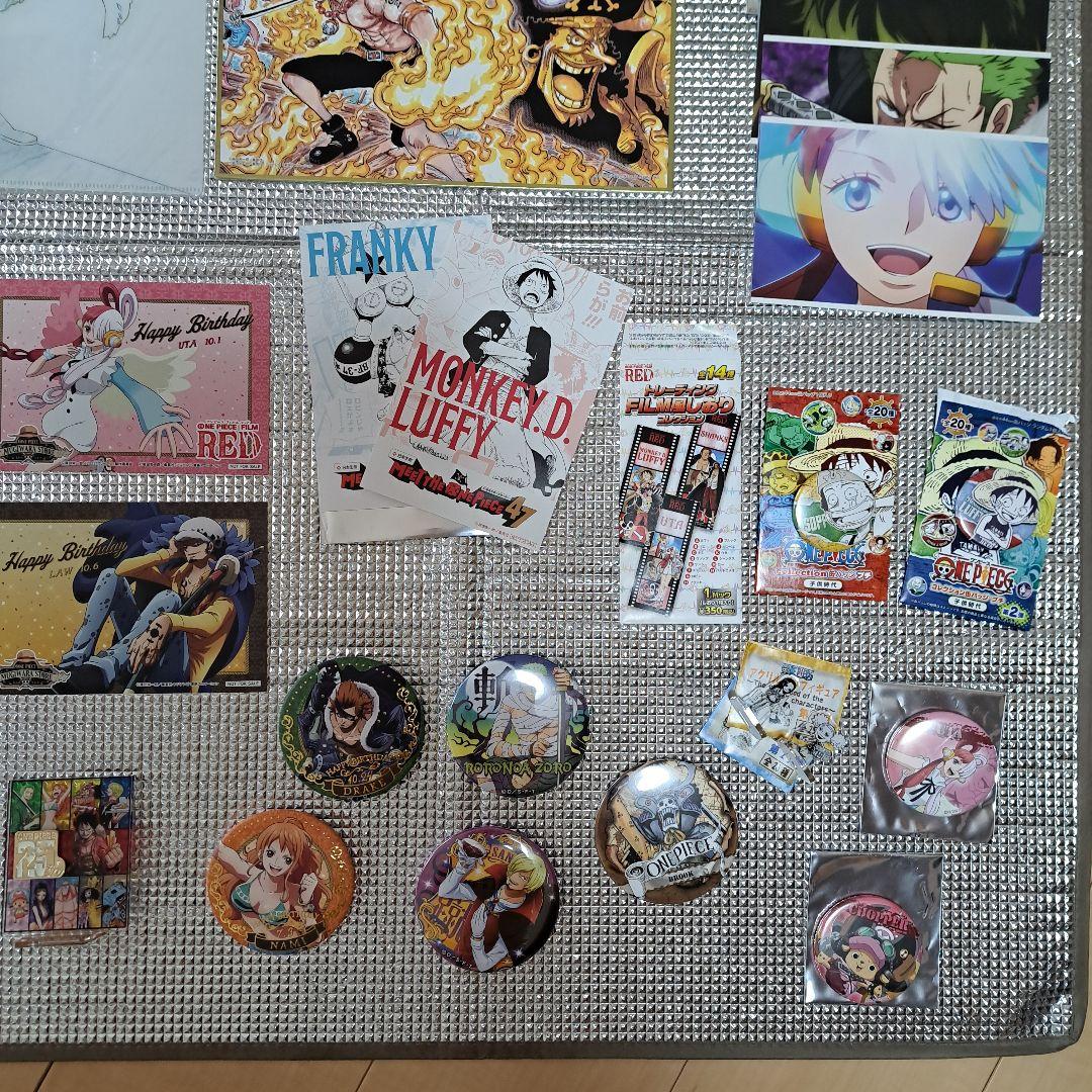 ワンピース　缶バッジ　アクリルアクセサリースタンド