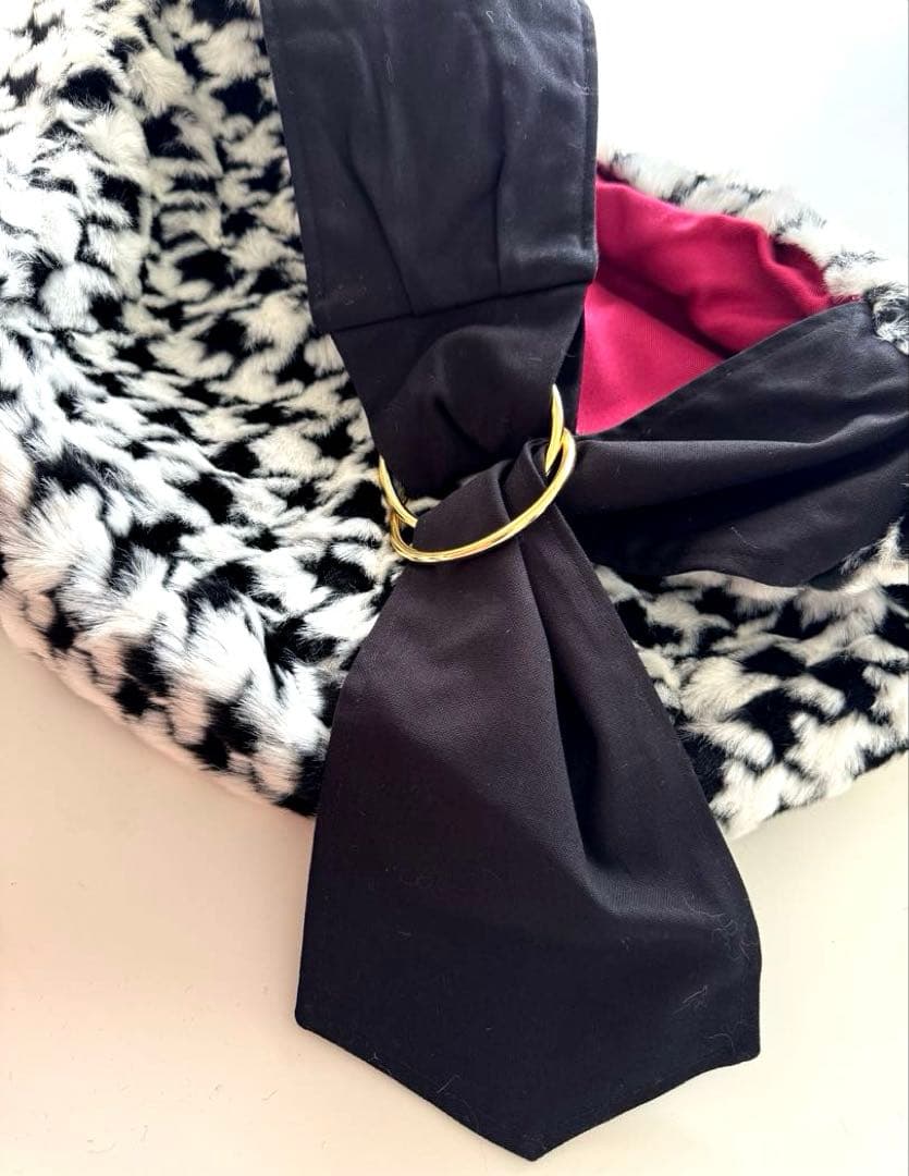 ★新品★ふわふわ暖か♪千鳥格子柄 ファースリング ドッグキャリー 斜め掛け