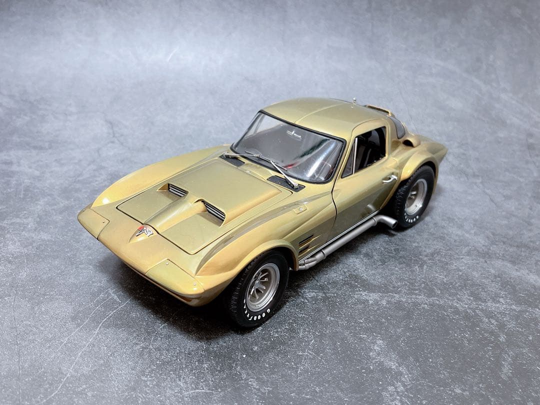 エグゾト 1/18 コルベット クーペ 1963 Suzuka Sun