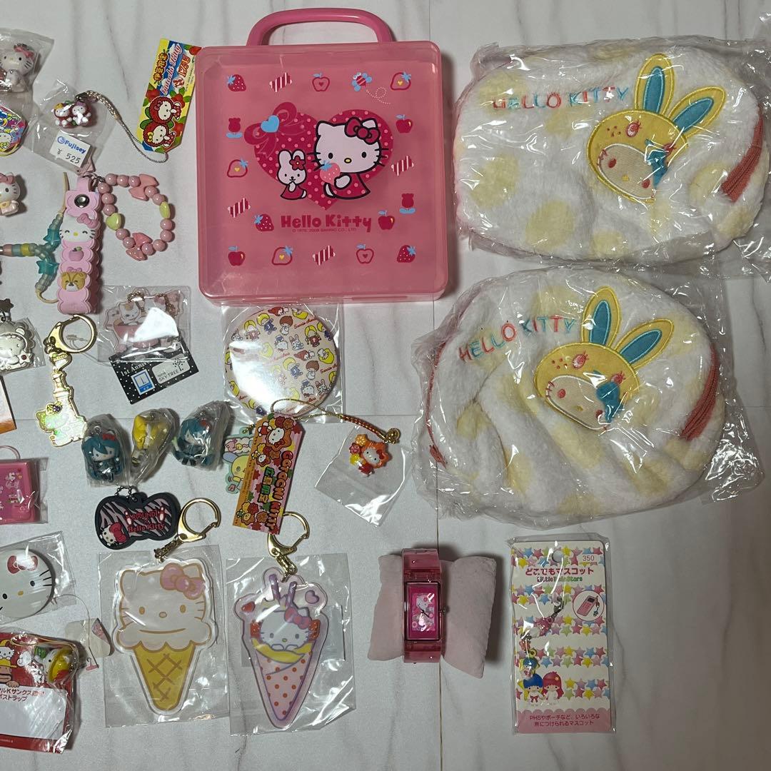 ハローキティ新品　ご当地キーホルダー　ボールペン　シール　プラモデル　限定 レア