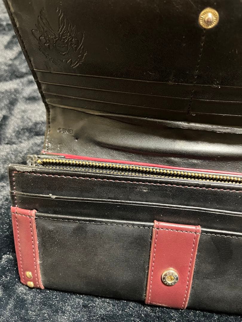 supergroupies ルイモデル 財布　codevein