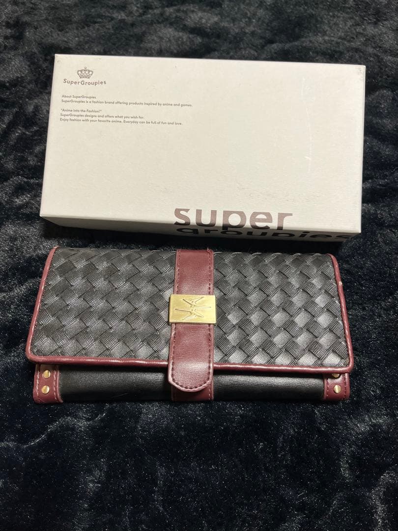 supergroupies ルイモデル 財布　codevein