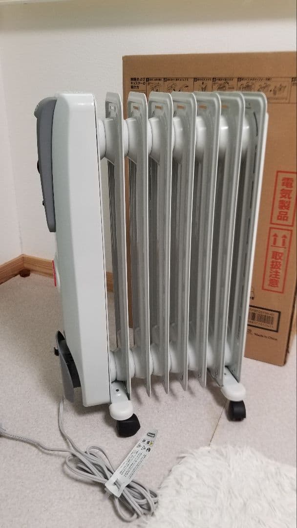 ☆美品☆ デロンギ オイルヒーター H770812EFSN-GY 取説あり