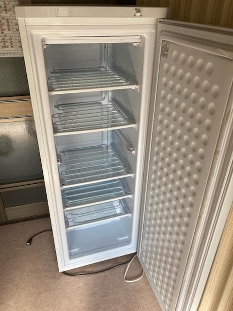 アイリスオーヤマ 冷凍庫 IUSD-18A-W 175L 2022年製