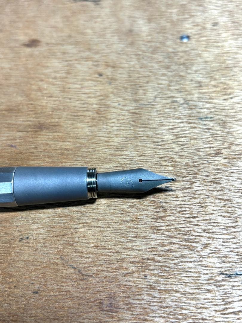 エイチワークス チタン万年筆 H.works