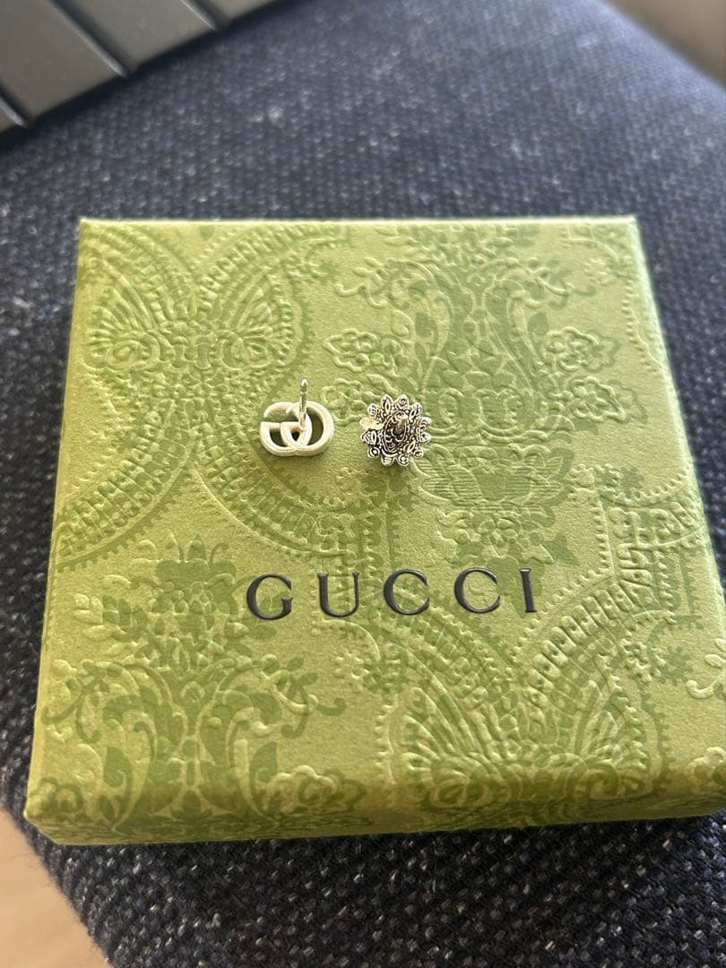 GUCCI ダブルGフラワースタッズピアス
