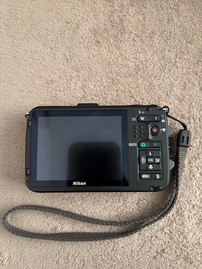 美品　Nikon COOLPIX AW100 デジタルカメラ ナチュラルホワイト