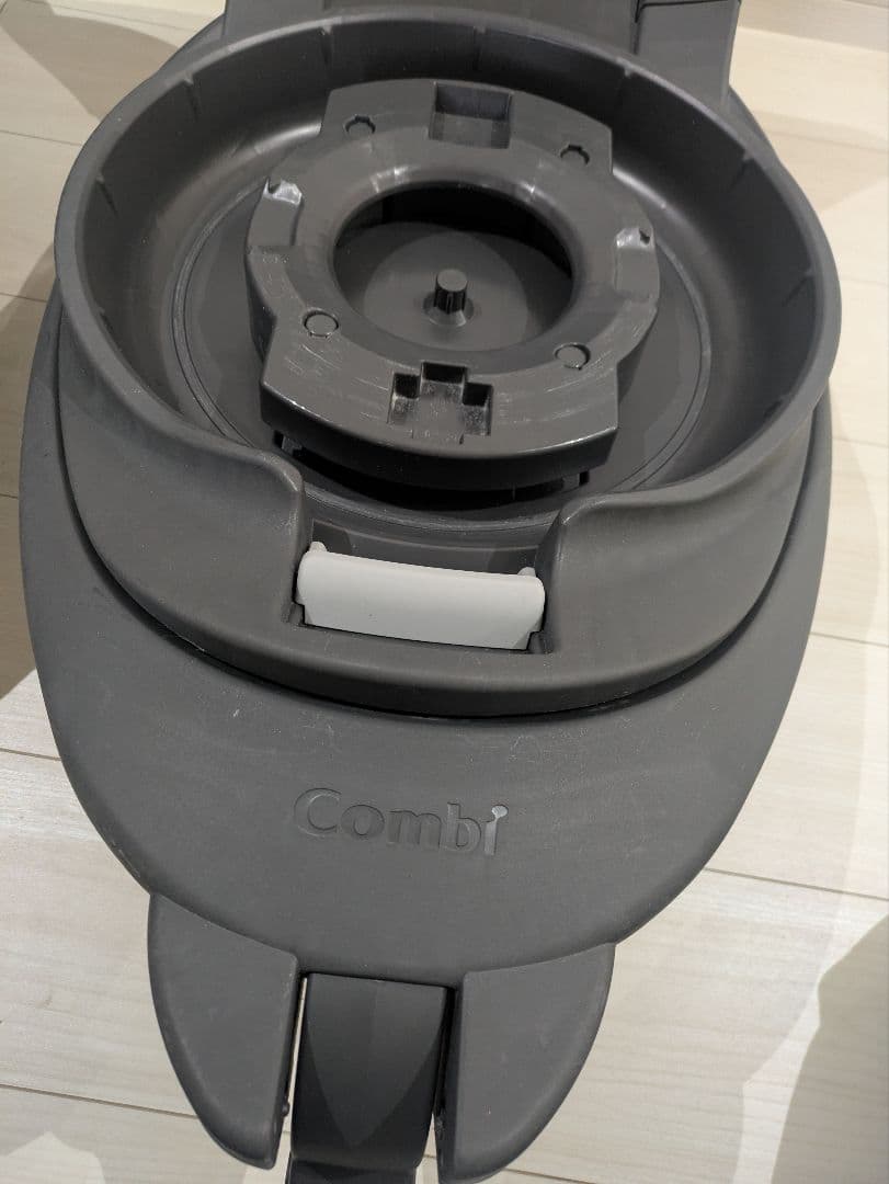 combi THE S ISOFIX ザ エス エッグショック ベージュ
