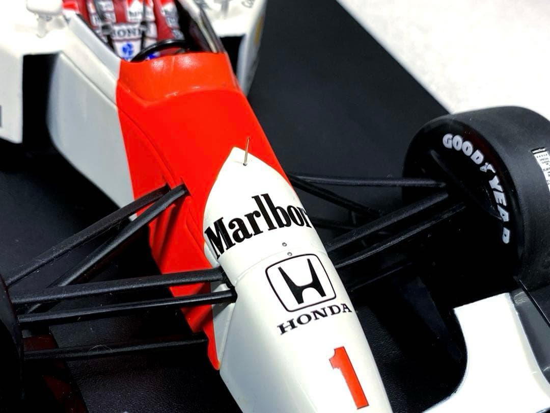 カスタム品　1/18 ミニチャンプス　マクラーレンMP4/7 アイルトンセナ