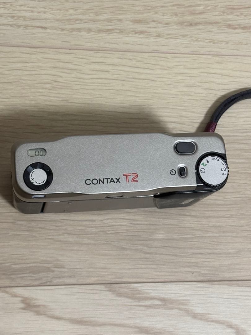 ナ*ル様 コンタックス CONTAX T2 チタン　シルバー フィルムカメラ