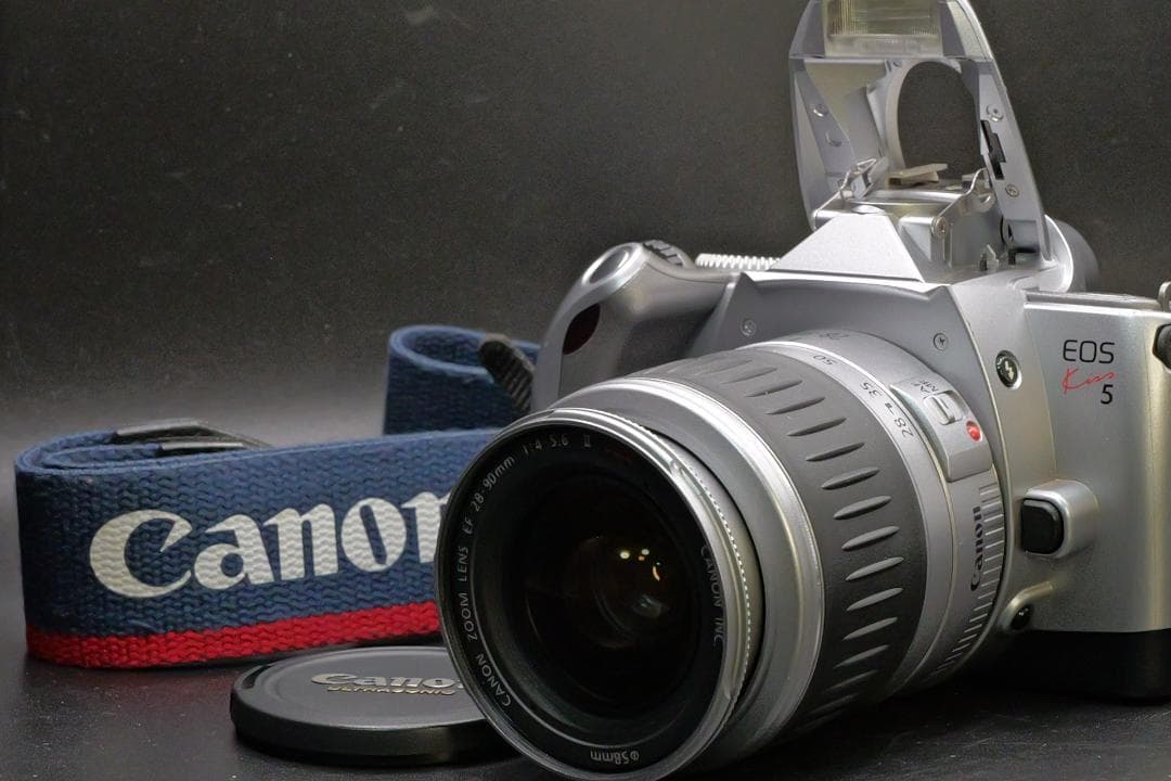 【極美品】Canon EOS Kiss5 標準レンズ　キャノン　フィルムカメラ