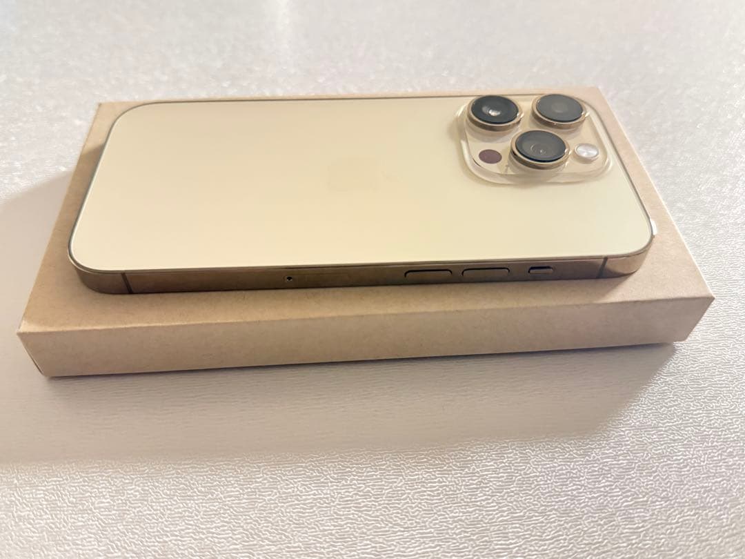 <ほぼ新品> iPhone14 Pro ゴールド 256GB アップルケア交換品