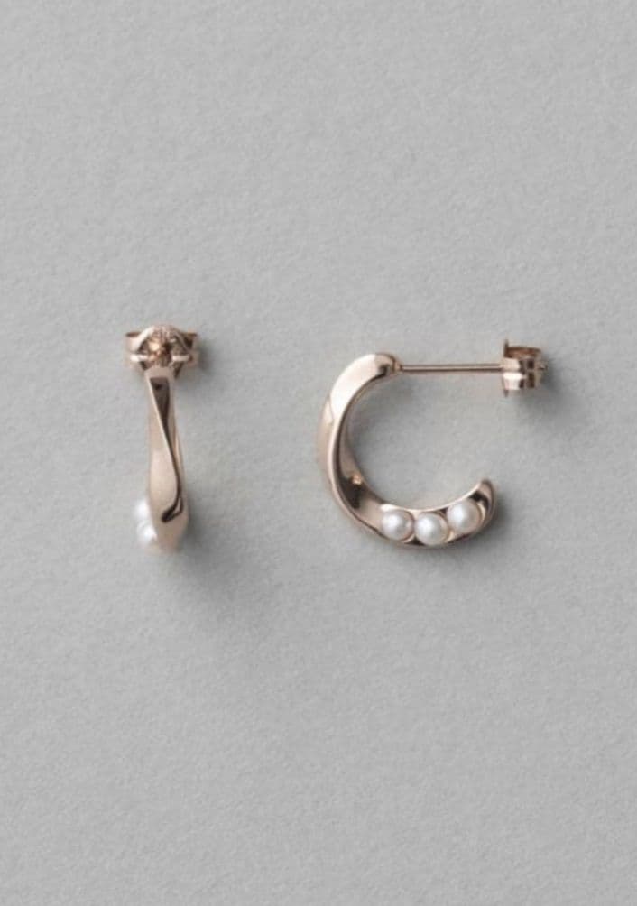 ete パール ツイスト フープピアス