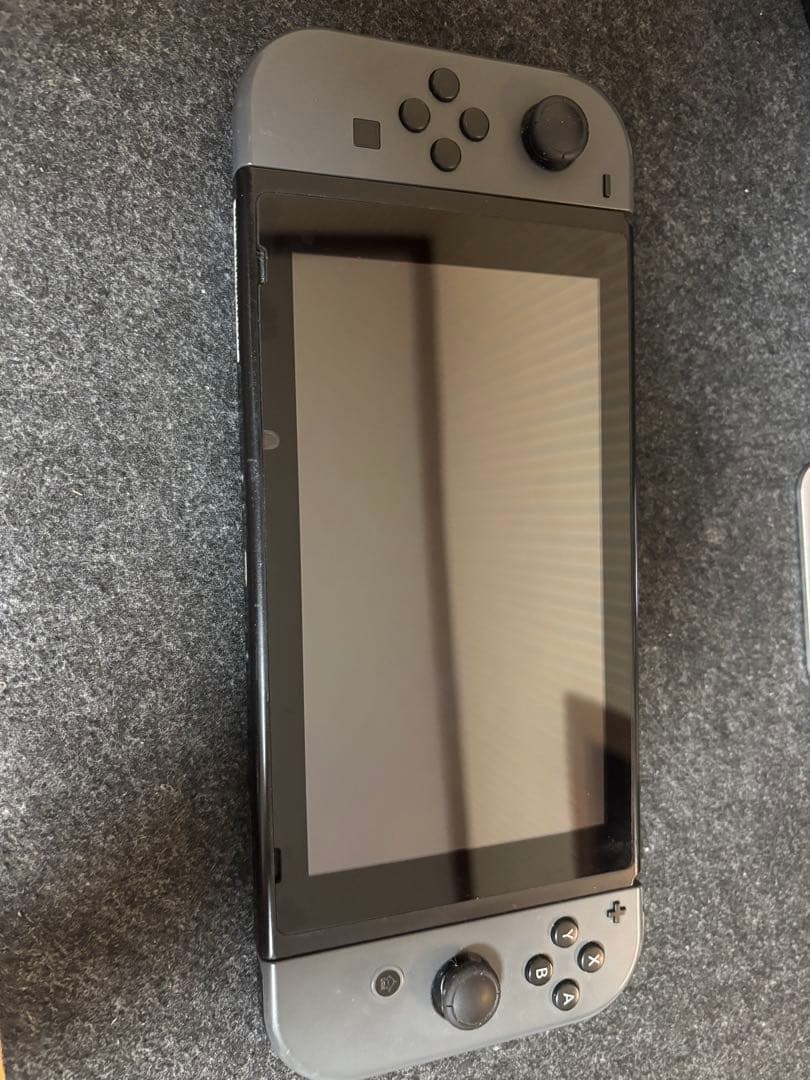 任天堂スイッチ グレー（右ジョイコンスティックに不備あり）