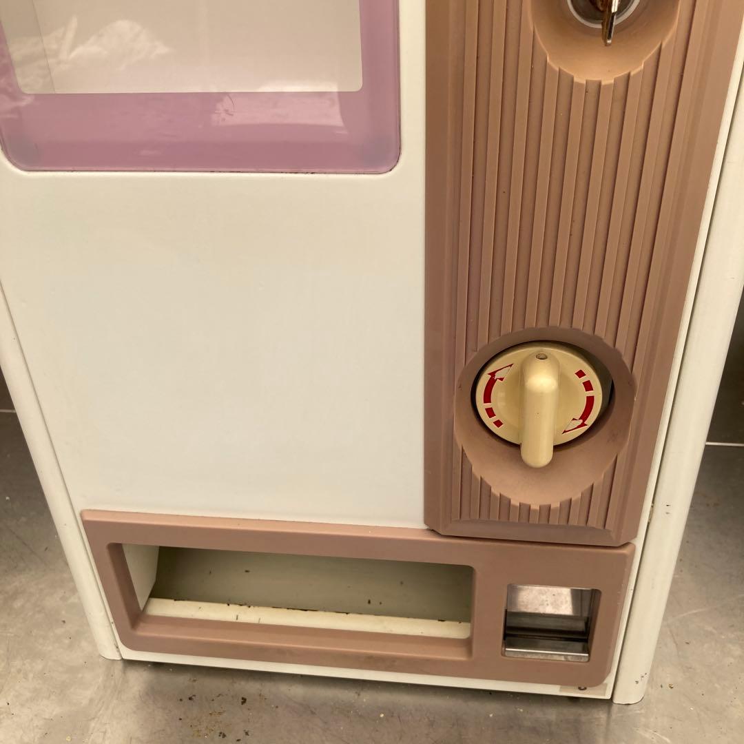 ガチャ機　カードガチャ　手動式自動販売機　ダイト