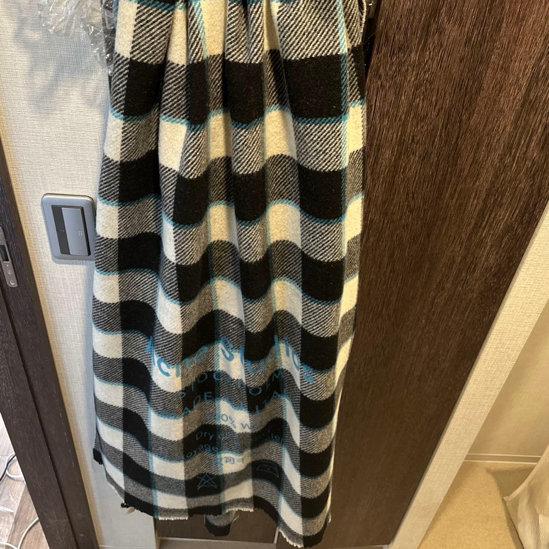 【美品】アクネ　チェック柄マフラー 100%ウール　スキズ リノ