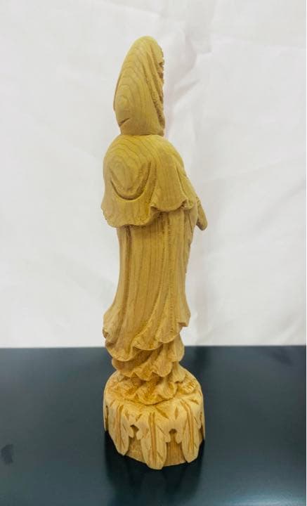 屋久杉一木彫　観音菩薩像②