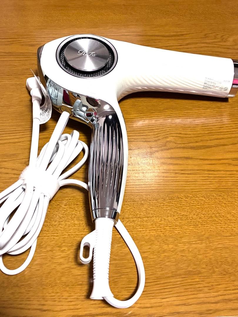 2024年製‼️ リファ ビューテックドライヤー