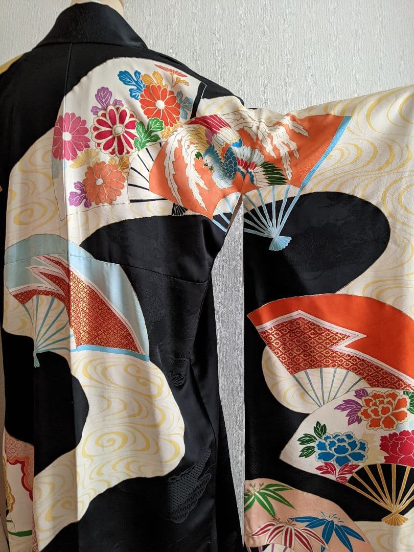 ■✨豪華お振り袖【黒地 扇面 花柄 金駒刺繍 銀彩 正絹】 成人式・結婚式