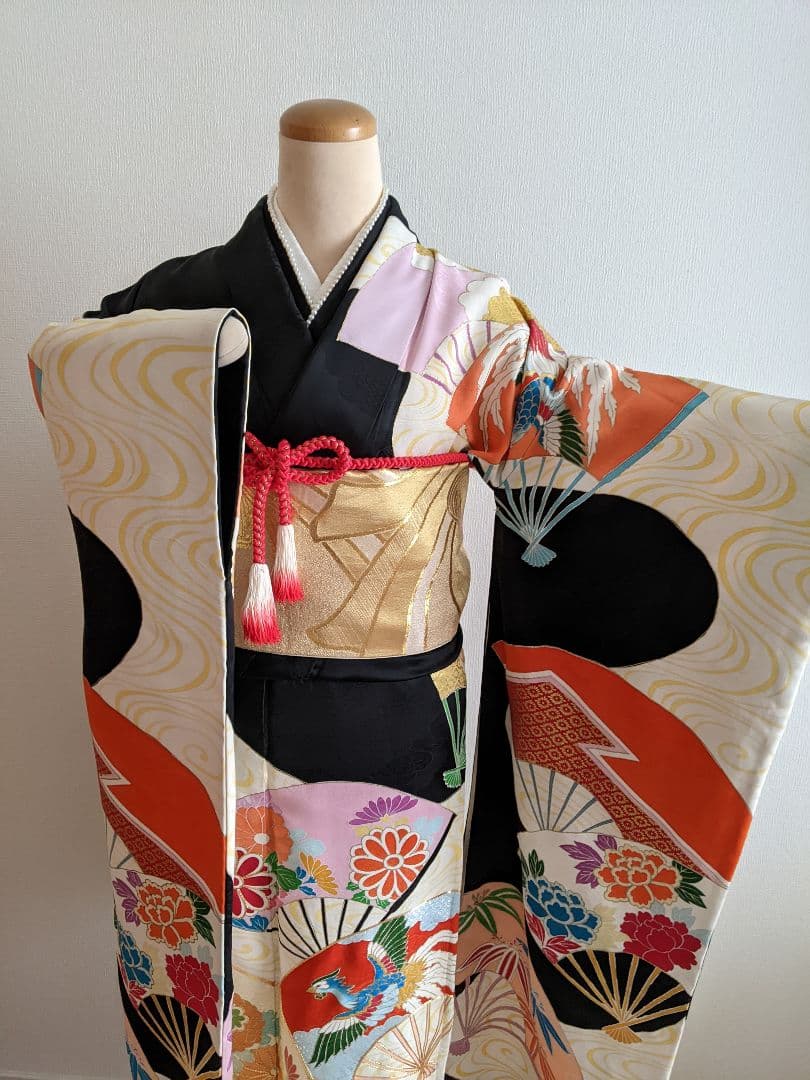 ■✨豪華お振り袖【黒地 扇面 花柄 金駒刺繍 銀彩 正絹】 成人式・結婚式