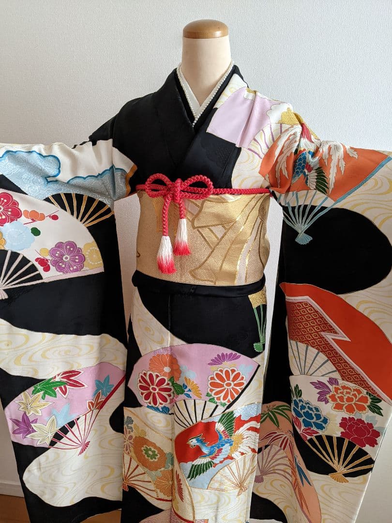 ■✨豪華お振り袖【黒地 扇面 花柄 金駒刺繍 銀彩 正絹】 成人式・結婚式