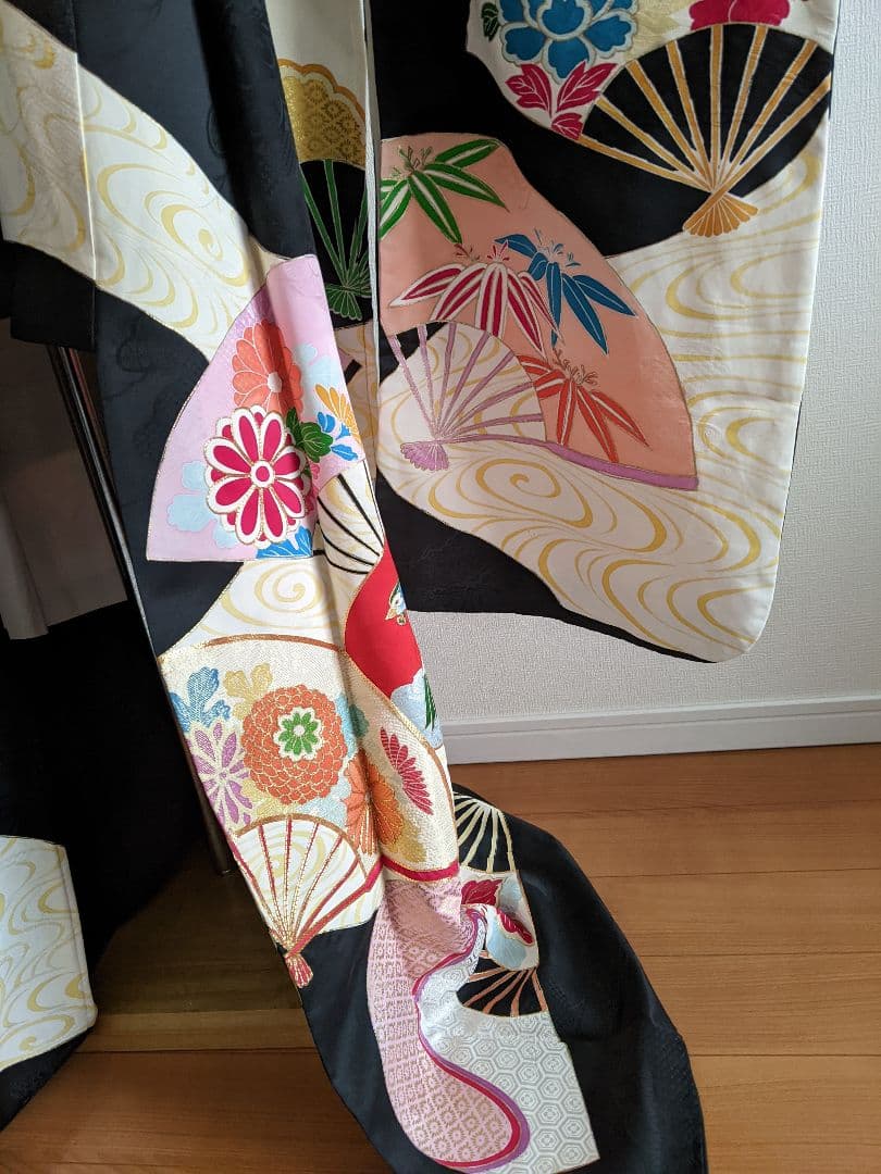 ■✨豪華お振り袖【黒地 扇面 花柄 金駒刺繍 銀彩 正絹】 成人式・結婚式