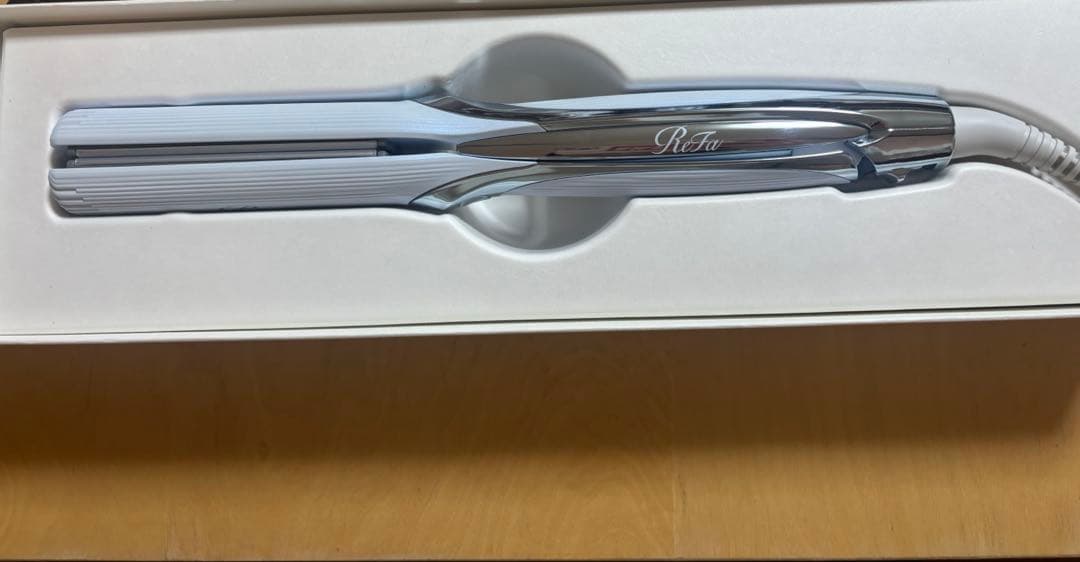 リファストレートアイロン プロ ホワイト 新品未使用