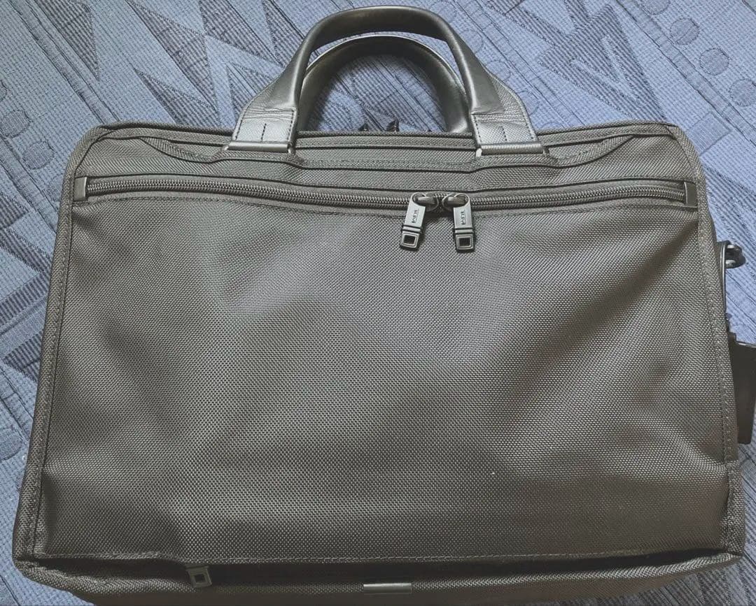 TUMI アルファ　26141D2 ビジネスバッグ　PC A4 大容量