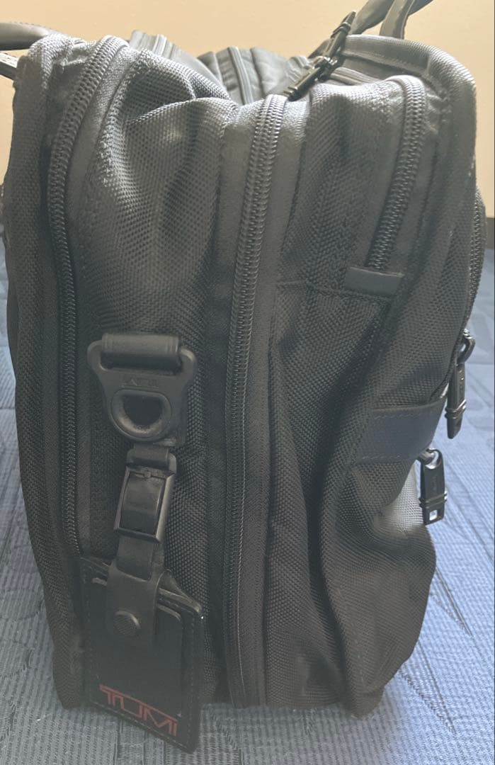 TUMI アルファ　26141D2 ビジネスバッグ　PC A4 大容量