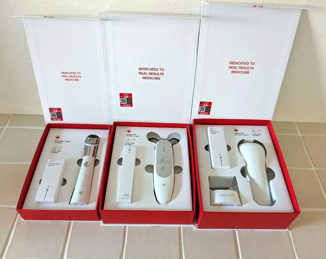 【美品】MEDICUBE メディキューブ AGE-R 美顔器 3点セット