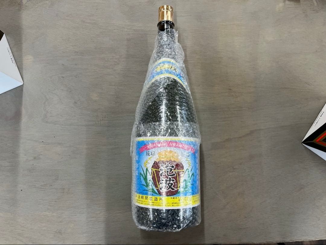 泡波　泡盛　波照間酒造　度数：３０度　 容量：4500ｍｌ