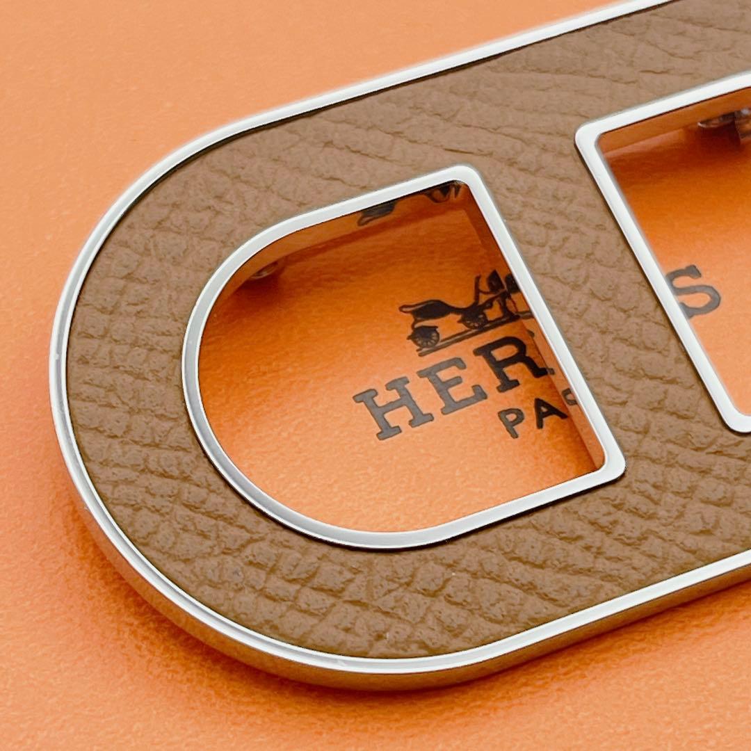 【未使用品】HERMES シェーヌダンクル　ブローチ　ブラウン　レザー　ピン