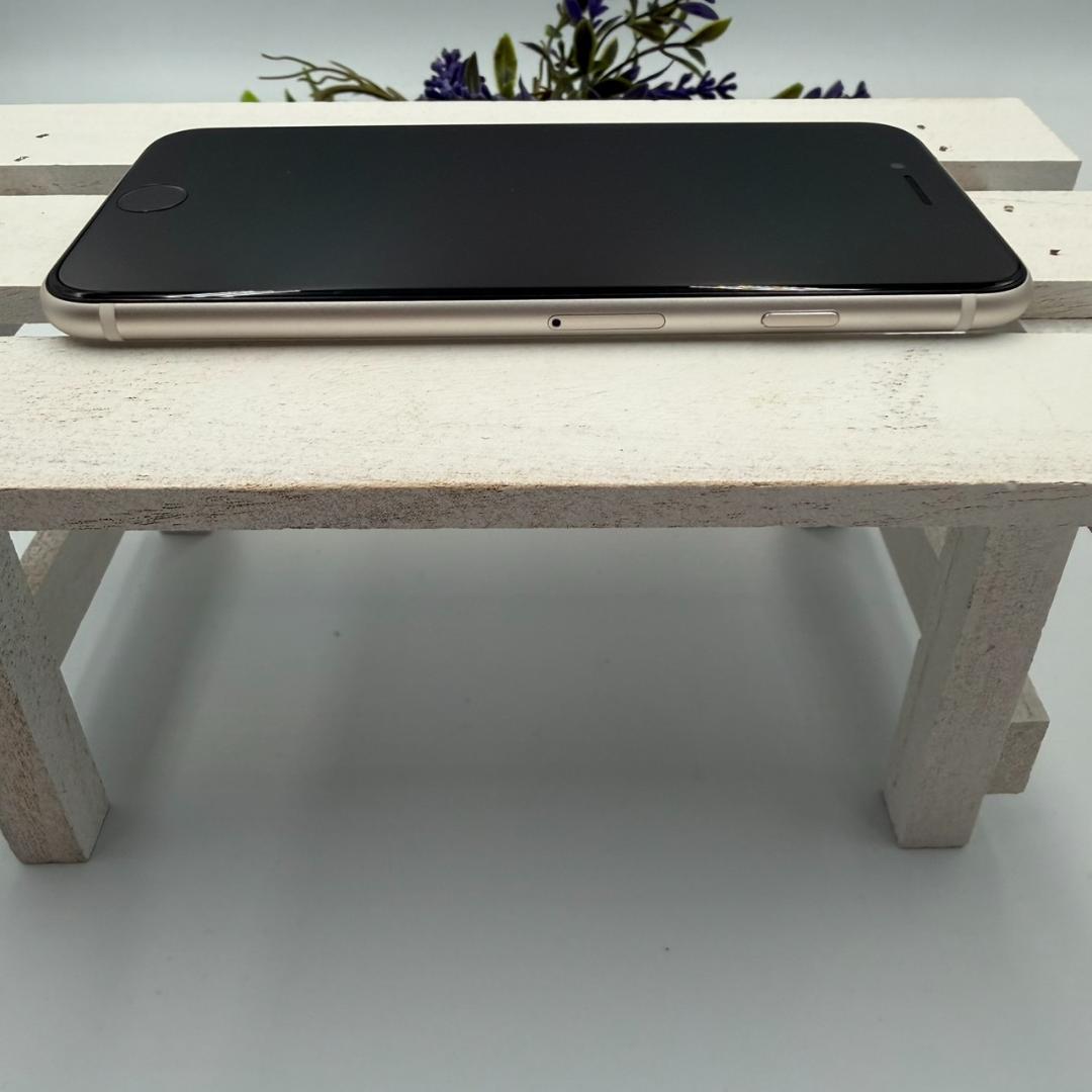 【美品】iPhone SE第3世代 64GB スターライト 321