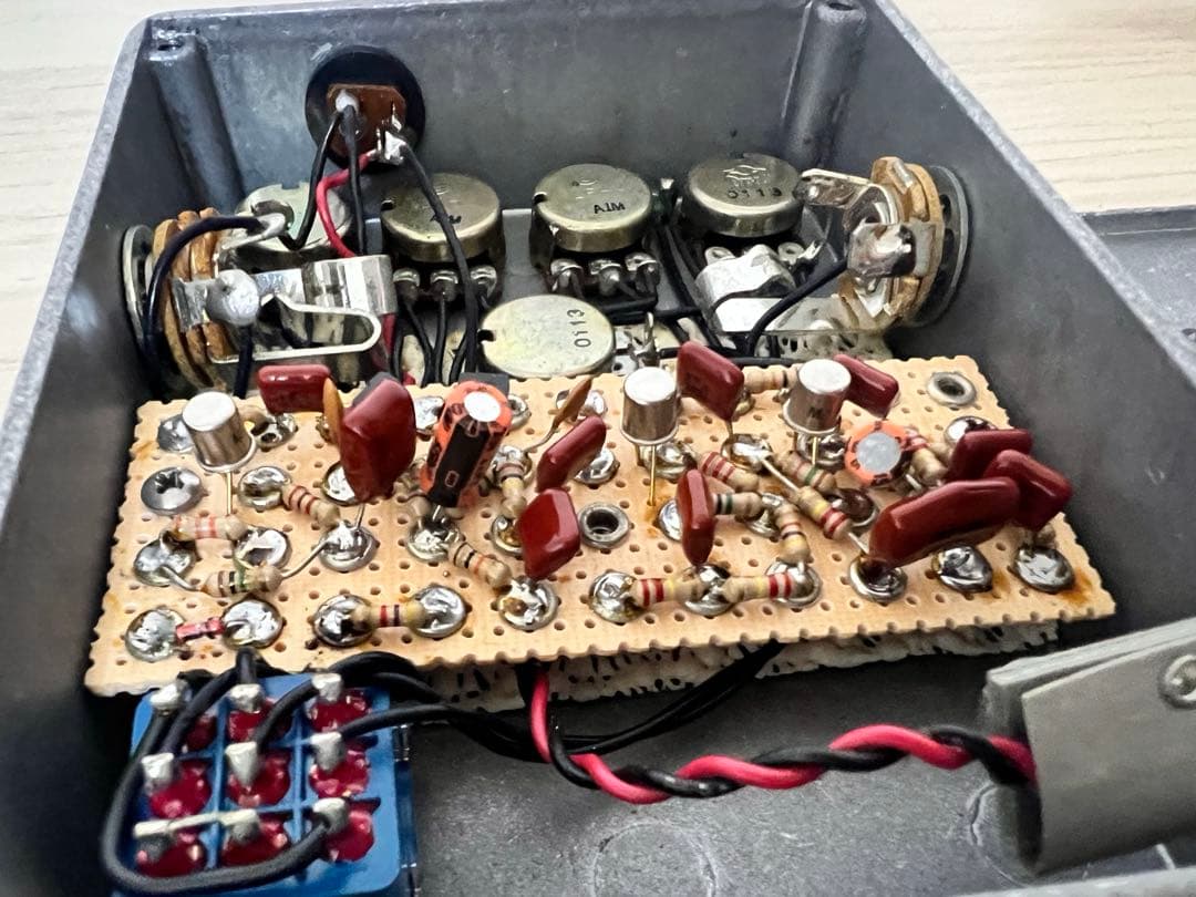 ギター Menatone Top Boost in a Can Five Knob