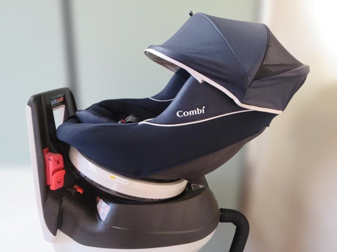 コンビ　チャイルドシート　クルムーヴ シンプライトSimplight 回転式
