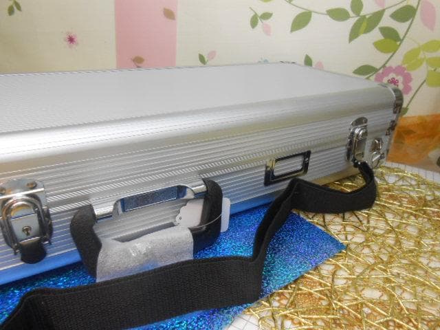 新品未使用(送料無料)11.980円三線専用N肩紐付き一丁入アルミハードケース