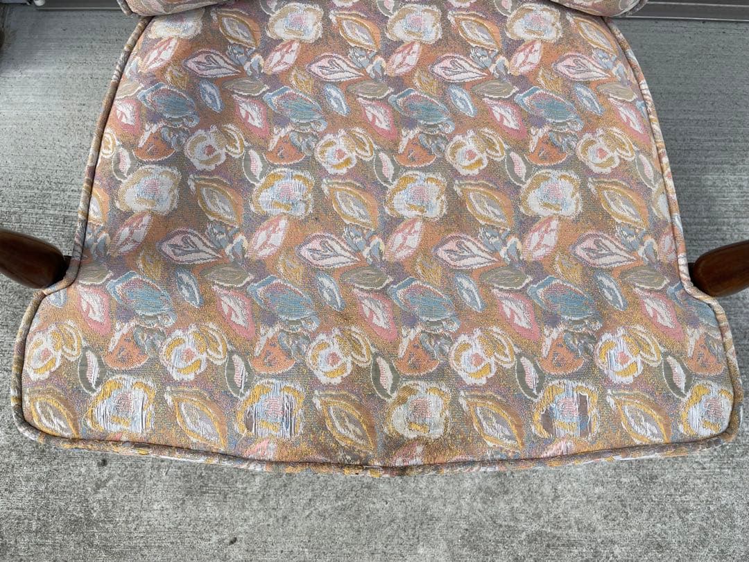 カリモク　ダイニング　アームチェア　キャスターつき　②