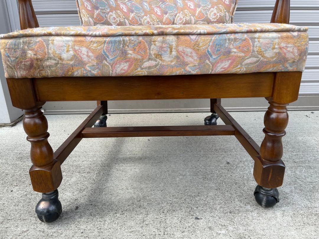 カリモク　ダイニング　アームチェア　キャスターつき　②