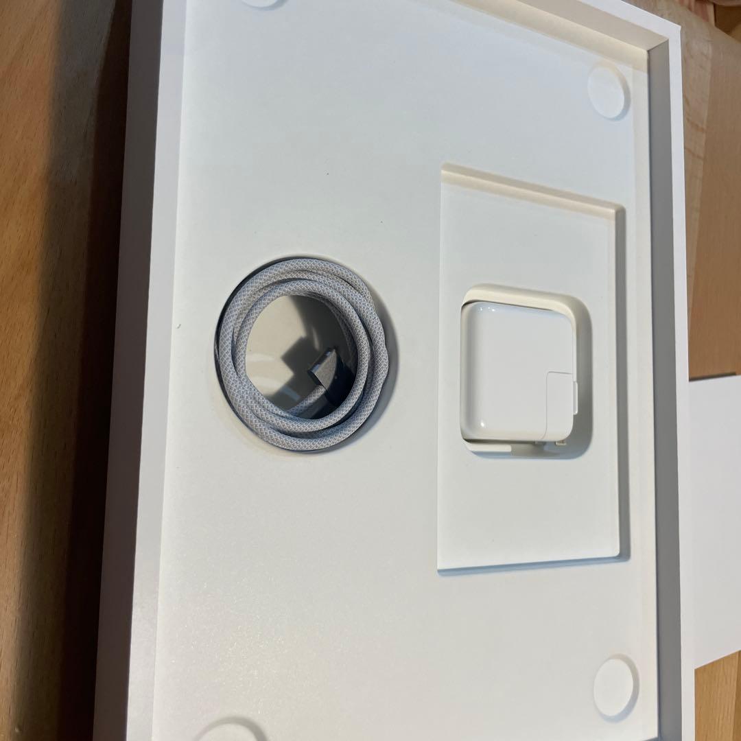 Apple MacBook Air 13インチ　M3 スペースグレー