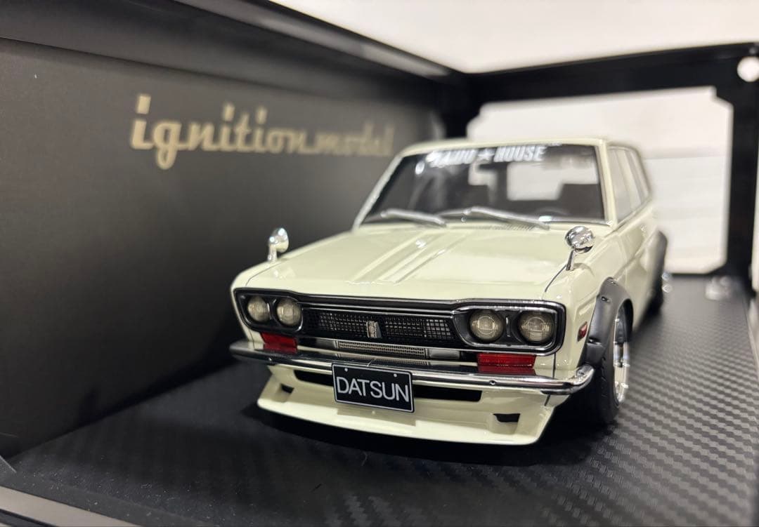 1/18ミニカー イグニッションモデル　日産ブルーバード510ワゴン【新品】